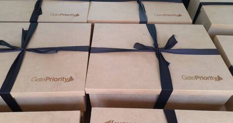 Checklist para organizar la entrega de regalos corporativos en grandes eventos