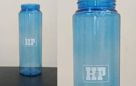 Botella deportiva con logo estampado