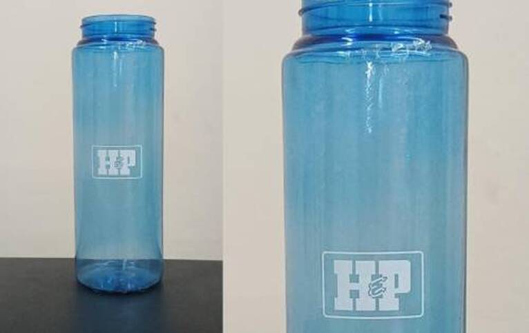 Botella deportiva con logo estampado