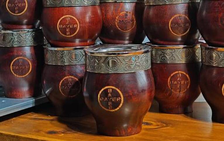 Mate imperial de madera y alpaca con logo grabado