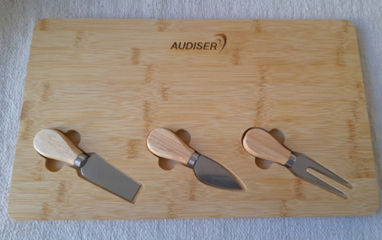 Tabla para quesos con logo grabado