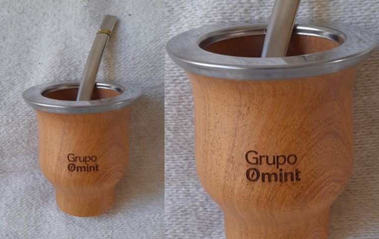Mate de madera y alpaca con logo grabado